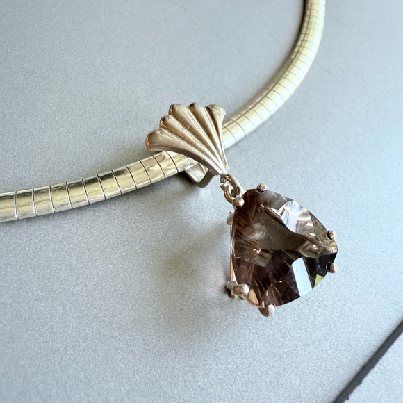 Smoky Quartz Enhancer Seashell Pendant Sterling Silver Omega Collar Neck… - Picture 3 of 8